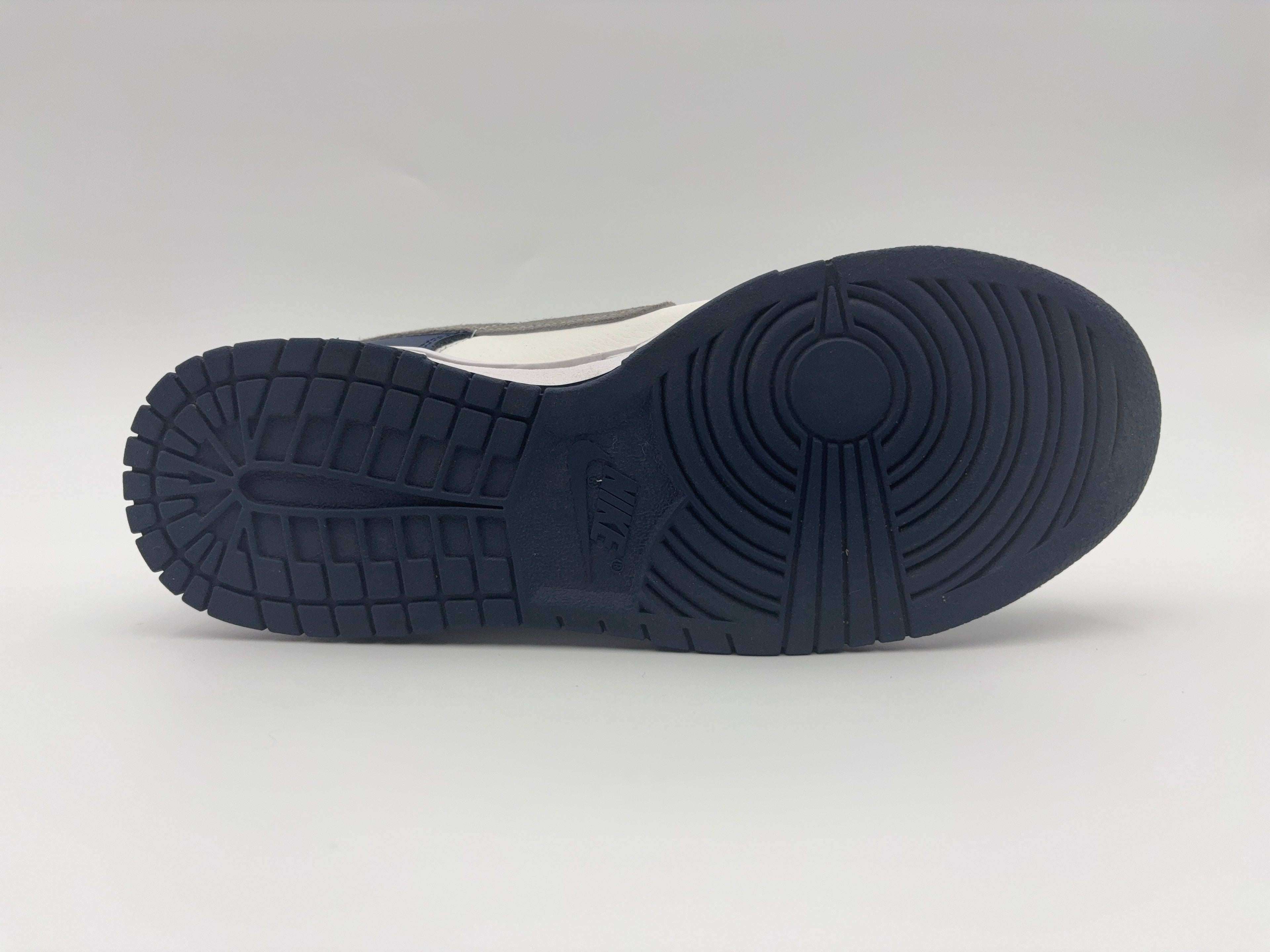 Dunk Low 'Midnight Navy Smoke Grey'