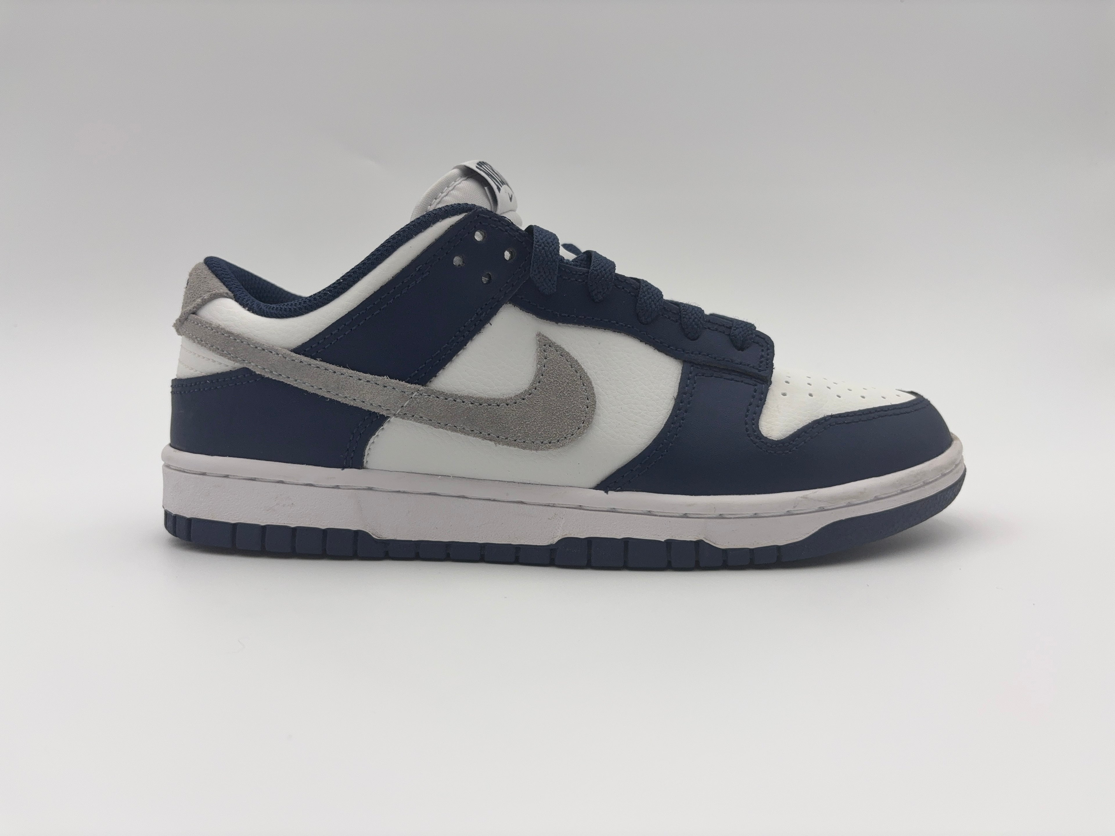 Dunk Low 'Midnight Navy Smoke Grey'