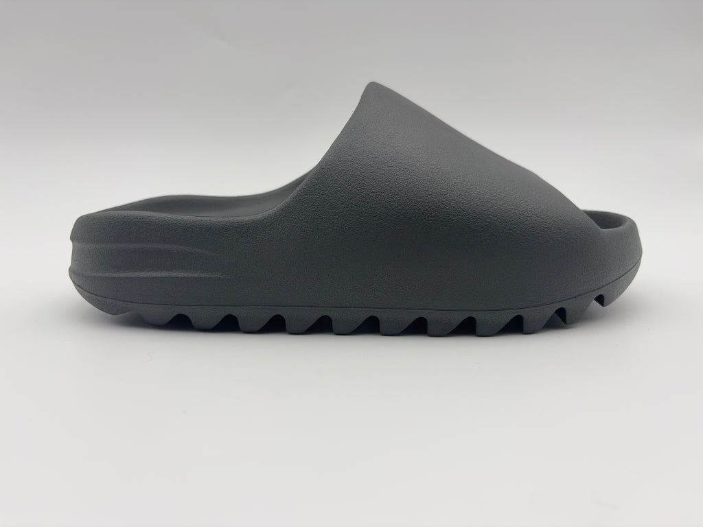 Yeezy Slide 'Dark Onyx'
