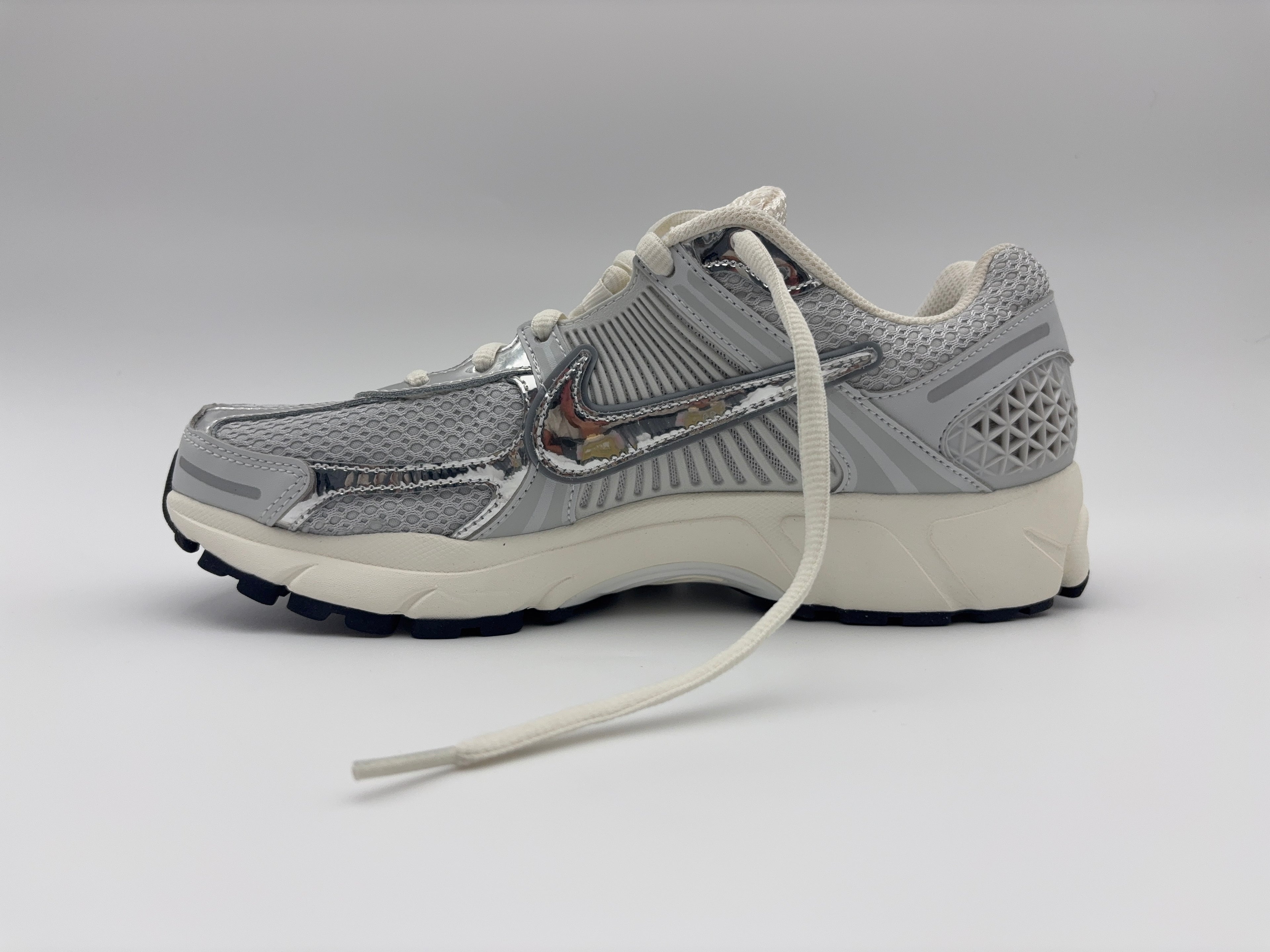 Wmns Air Zoom Vomero 5 'Photon Dust Metalic Silver'
