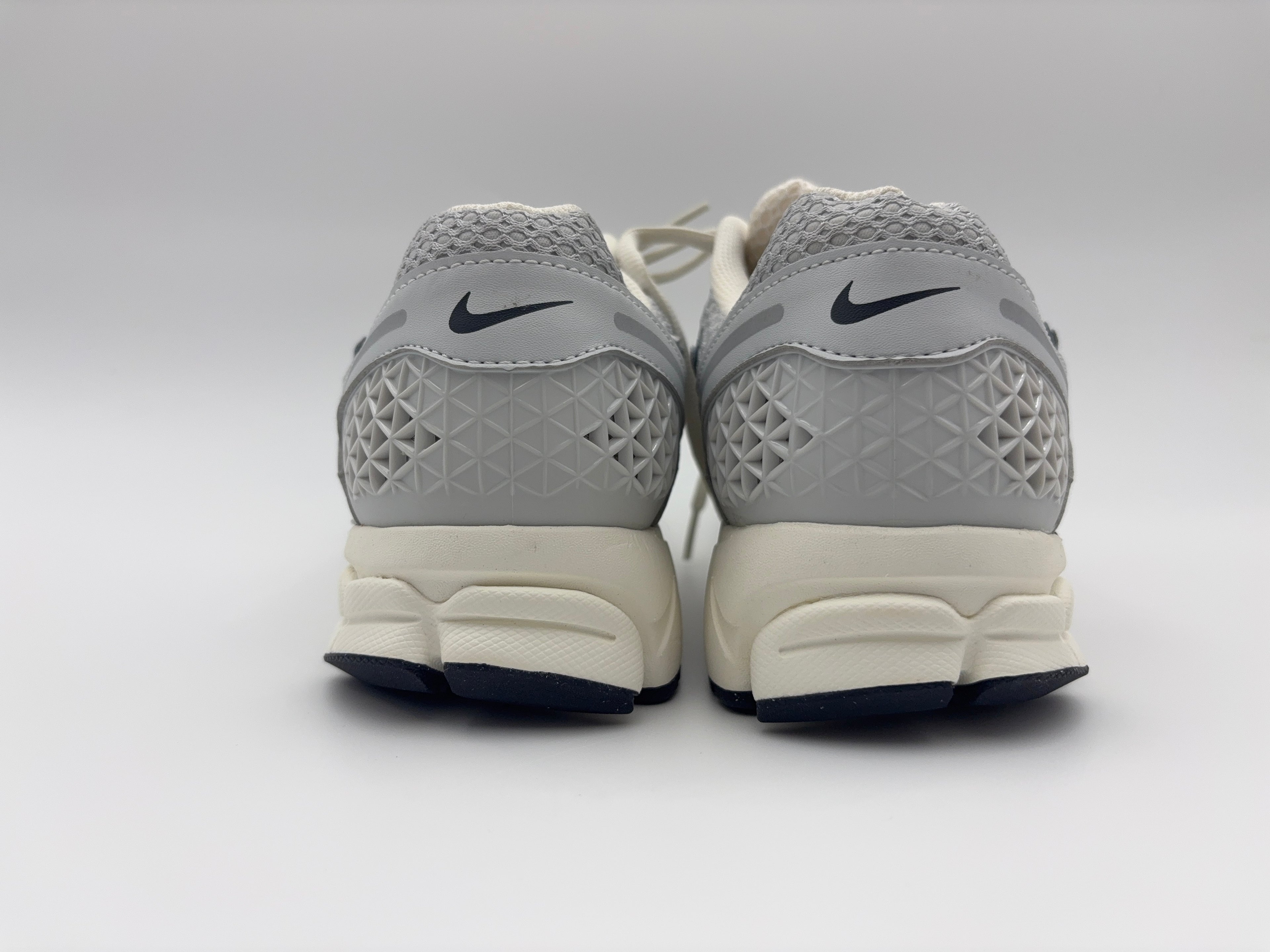 Wmns Air Zoom Vomero 5 'Photon Dust Metalic Silver'