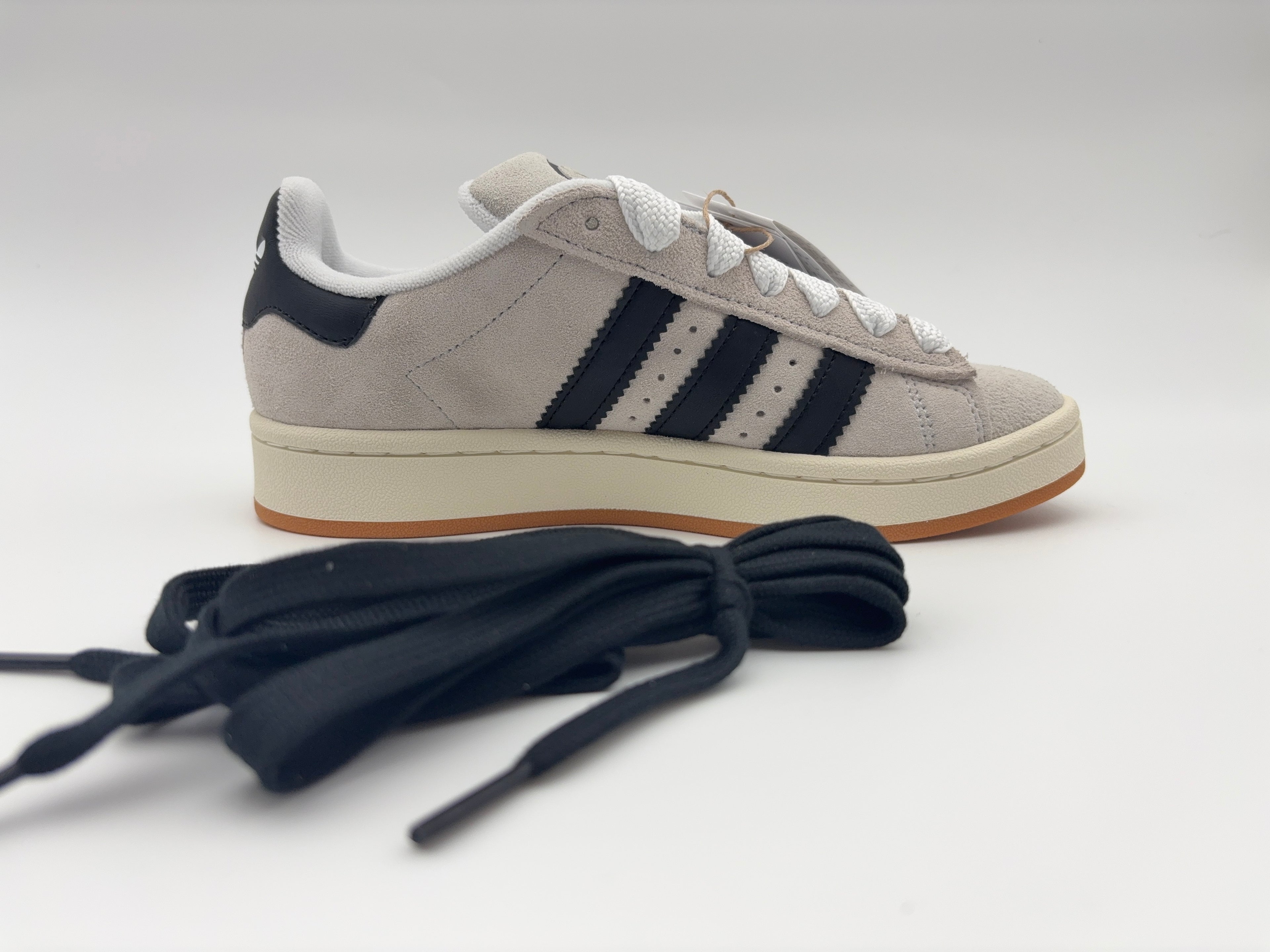 Wmns Campus 00s 'Crystal White Black'