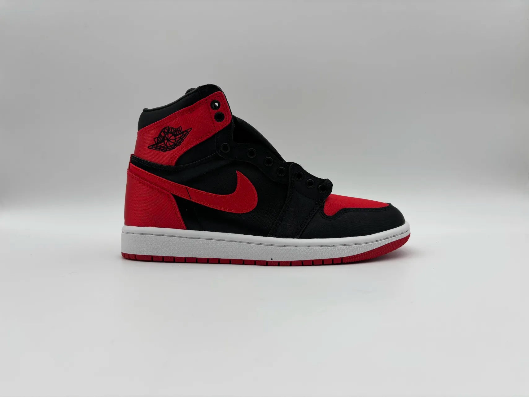 Jordan 1 Retro High OG Satin Bred