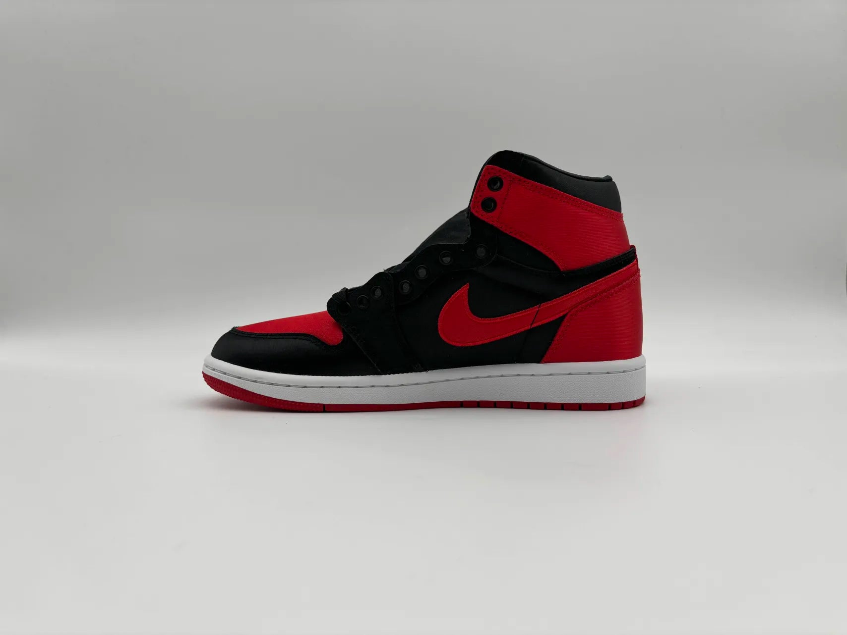 Jordan 1 Retro High OG Satin Bred