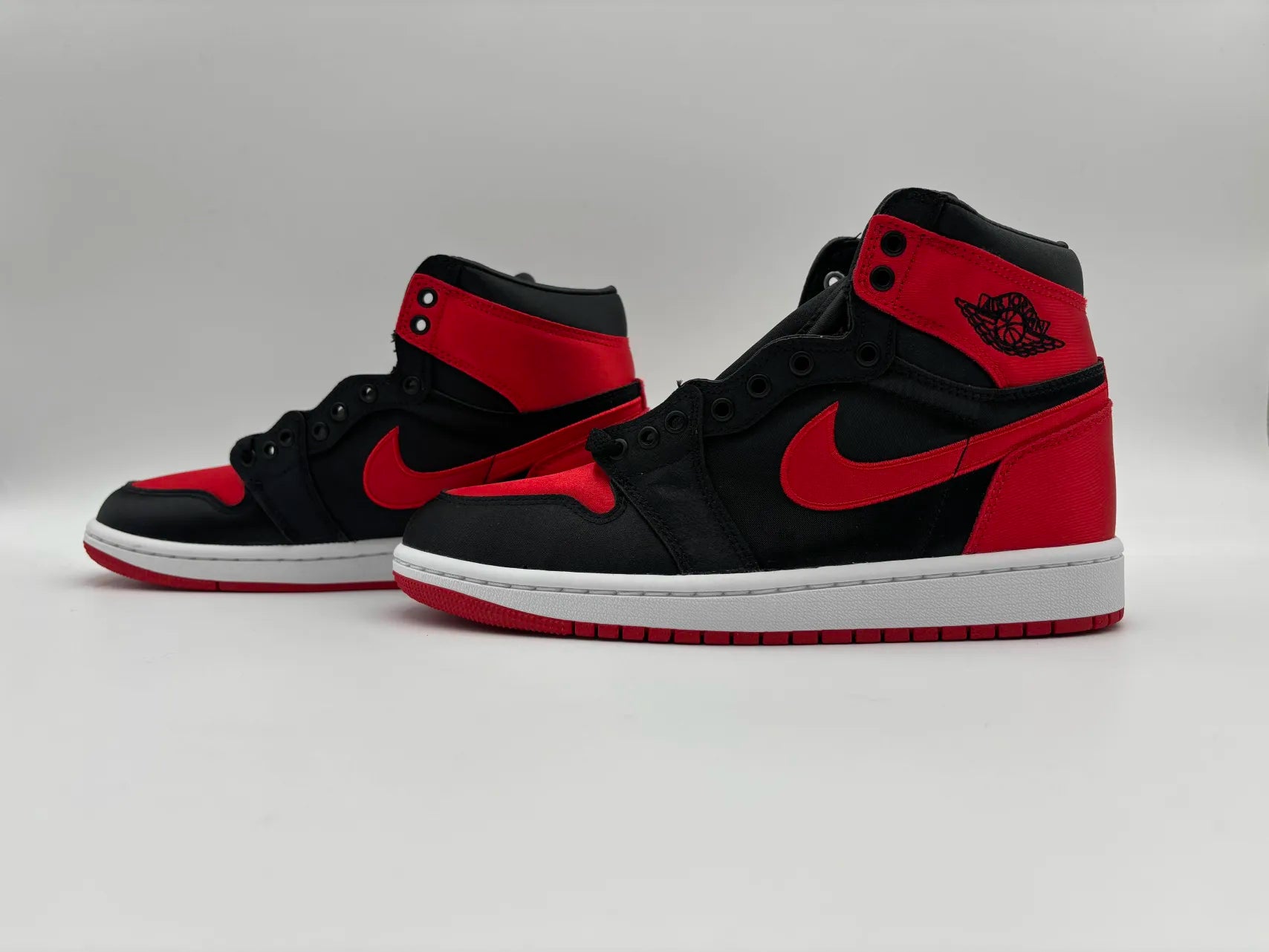 Jordan 1 Retro High OG Satin Bred