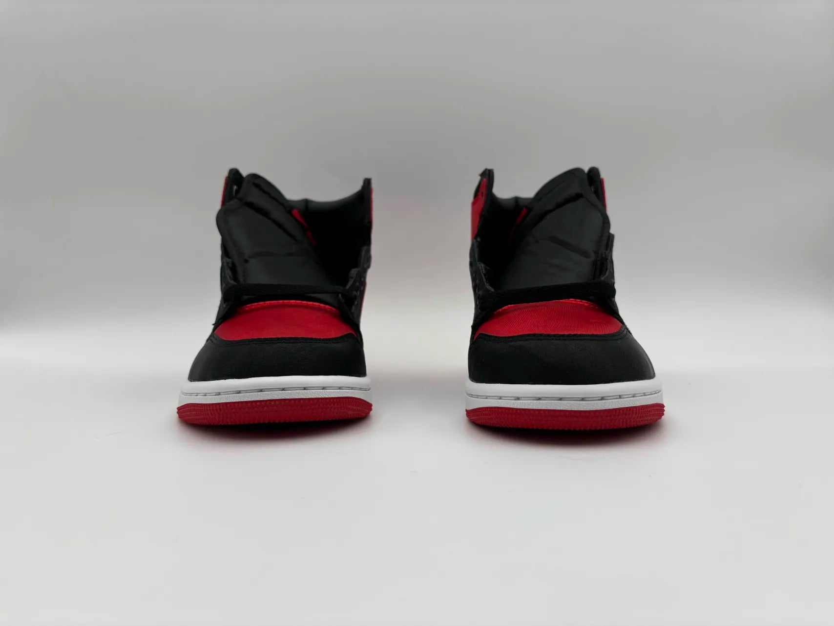 Jordan 1 Retro High OG Satin Bred