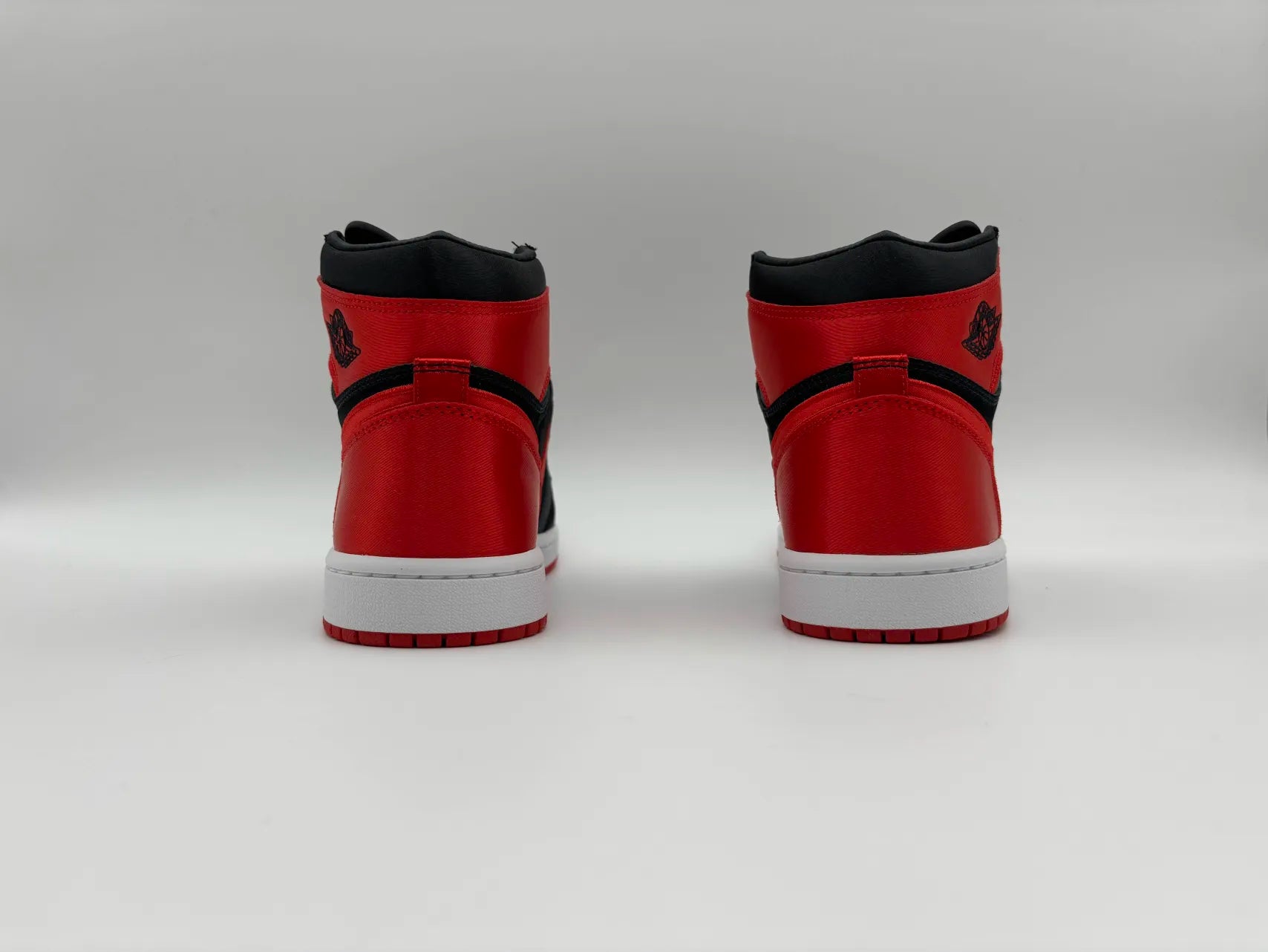 Jordan 1 Retro High OG Satin Bred